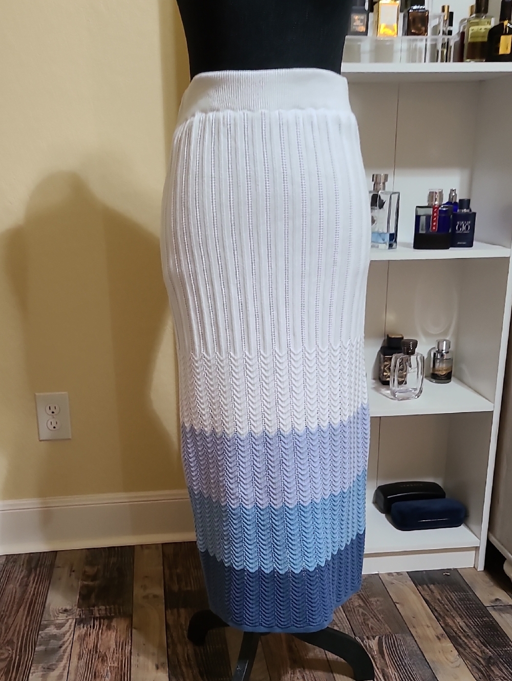 Saks Fifth Avenue Ribbed Ombre Knit Midi Skirt - White to Blue Crochet Size XS